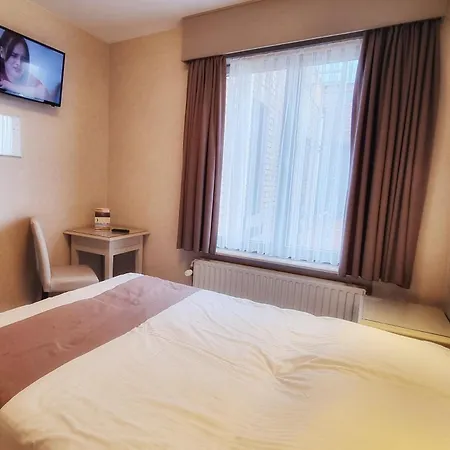 De Golf Hotel 2*