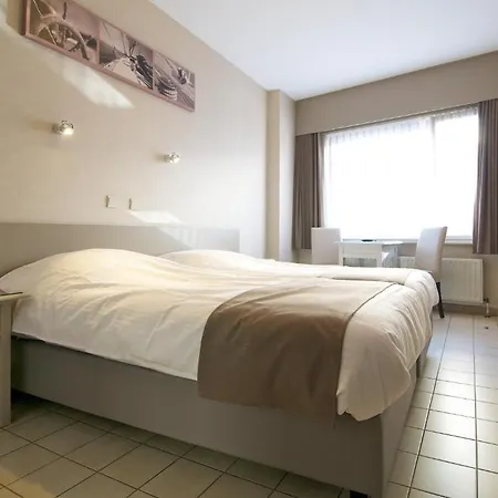 De Golf Hotel 2*