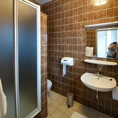 De Golf Hotel 2*