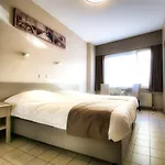 Hotell De Golf 2*