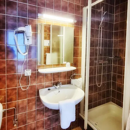 Hotell De Golf 2*